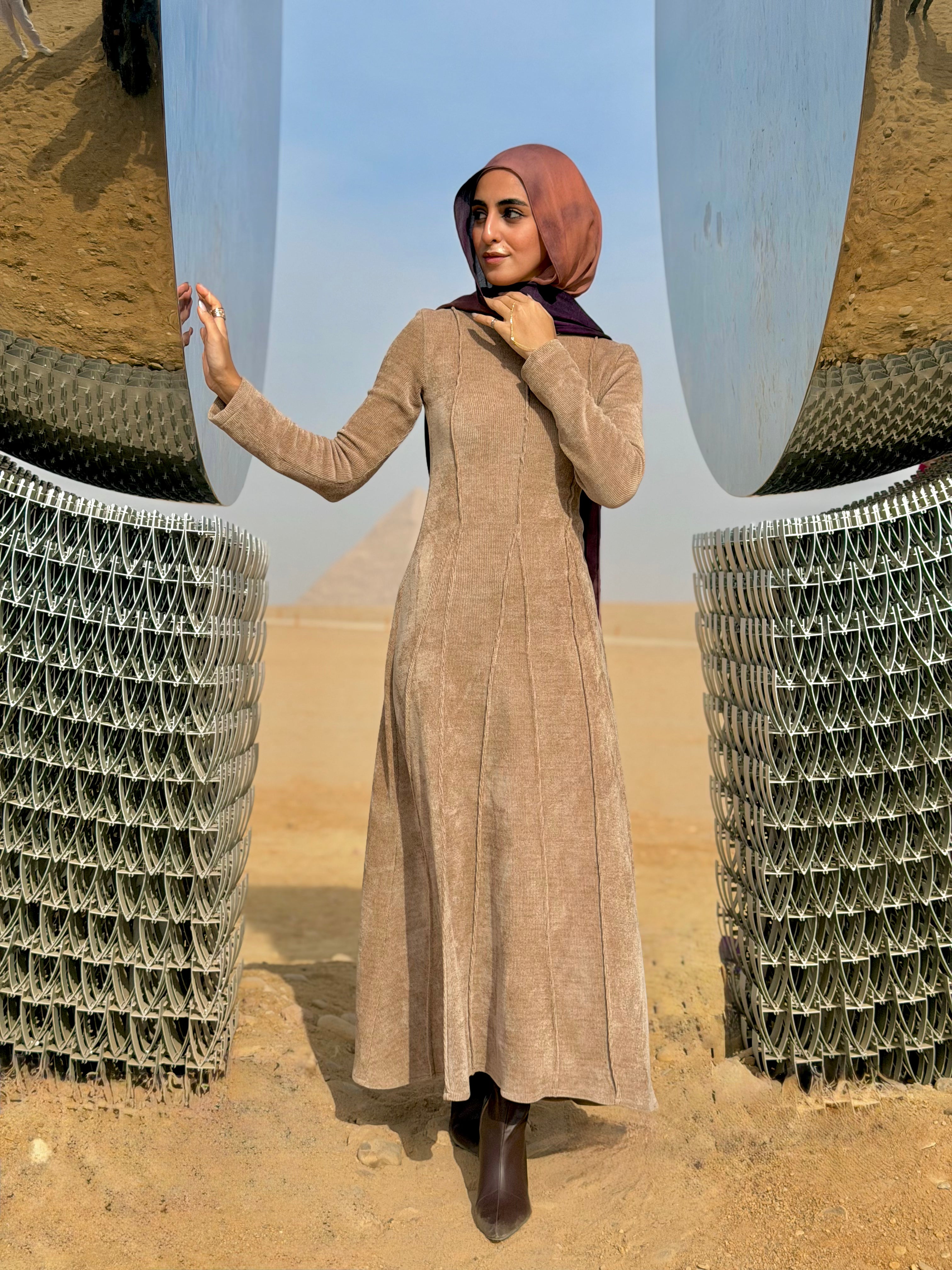 Lian – Beige Edition